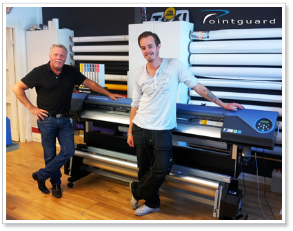 Peter Lindberg och Johan Nyberg i Pointguards tryckeri